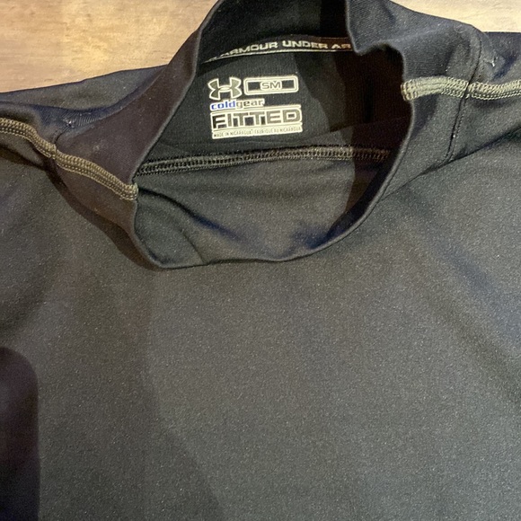 Under Armour. Coldgear. Fitted. Size- small. - Picture 2 of 4